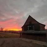 Grange Renovee Avec Vue Dans Village Paisible *