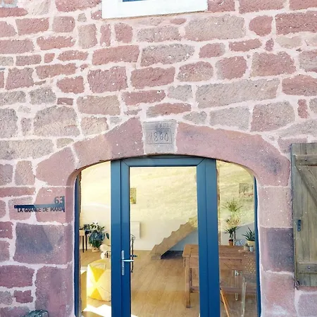 Grange Renovee Avec Vue Dans Village Paisible *