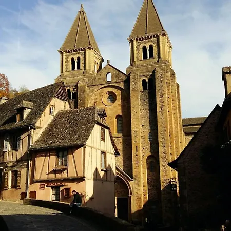 Feriehus Grange Renovee Avec Vue Dans Village Paisible Pruines