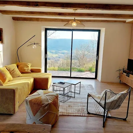 Grange Renovee Avec Vue Dans Village Paisible *