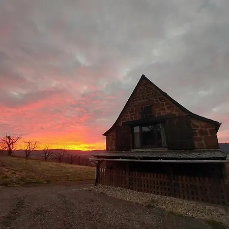 Grange Renovee Avec Vue Dans Village Paisible *